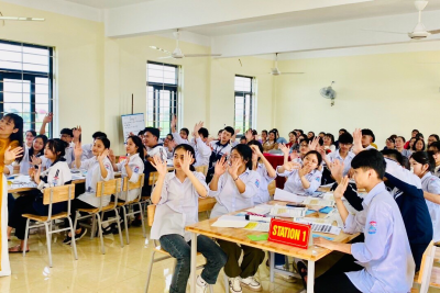 Trường THPT Tạ Uyên tổ chức thành công  chuyên đề nghiên cứu bài học Tiếng Anh cấp tỉnh