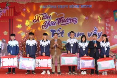 Tổ chức Tết Sum vầy – Xuân Yêu Thương cho cán bộ, nhà giáo, người lao động và học sinh có hoàn cảnh khó khăn tỉnh Ninh Bình